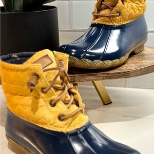 Sperry Navy & Yellow Quilted Lace-Up Duck Boots - Sz 7.5